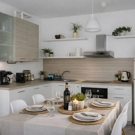 Maggiore House شقة Dumenza